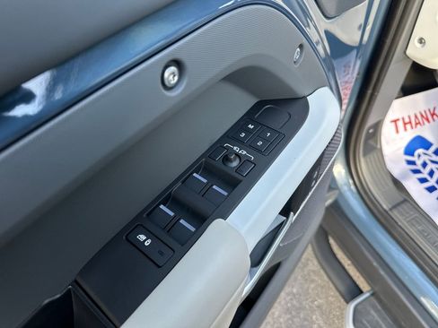 Used 2024 Land Rover Defender 110 S image 15