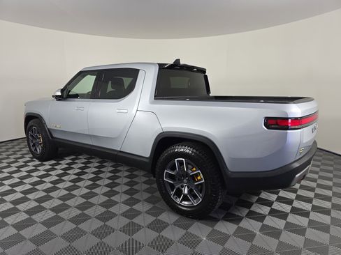Used 2023 Rivian R1T Adventure image 3