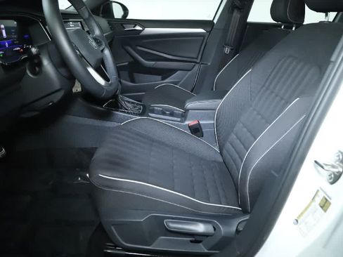 Certified 2024 Volkswagen Jetta Sport FWD image 18