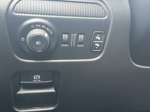 Used 2024 Jeep Wagoneer Series III image 19