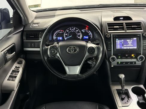 Used 2014 Toyota Camry SE FWD image 25