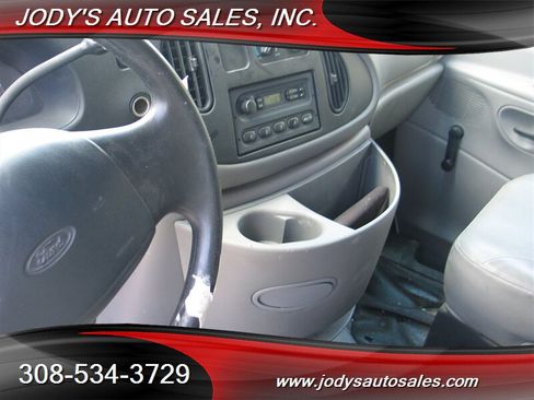 Used 2000 Ford E-250 and Econoline 250 RWD image 8