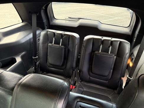 Used 2017 Ford Explorer XLT w/ Equipment Group 202A image 32