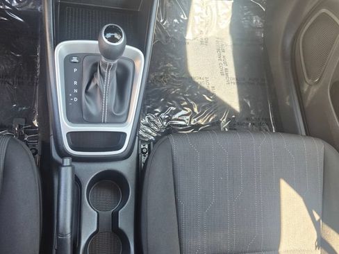 Used 2026 Hyundai Venue SE FWD image 16