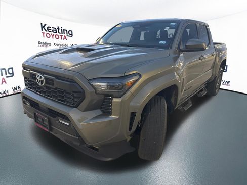 Certified 2025 Toyota Tacoma TRD Sport image 3