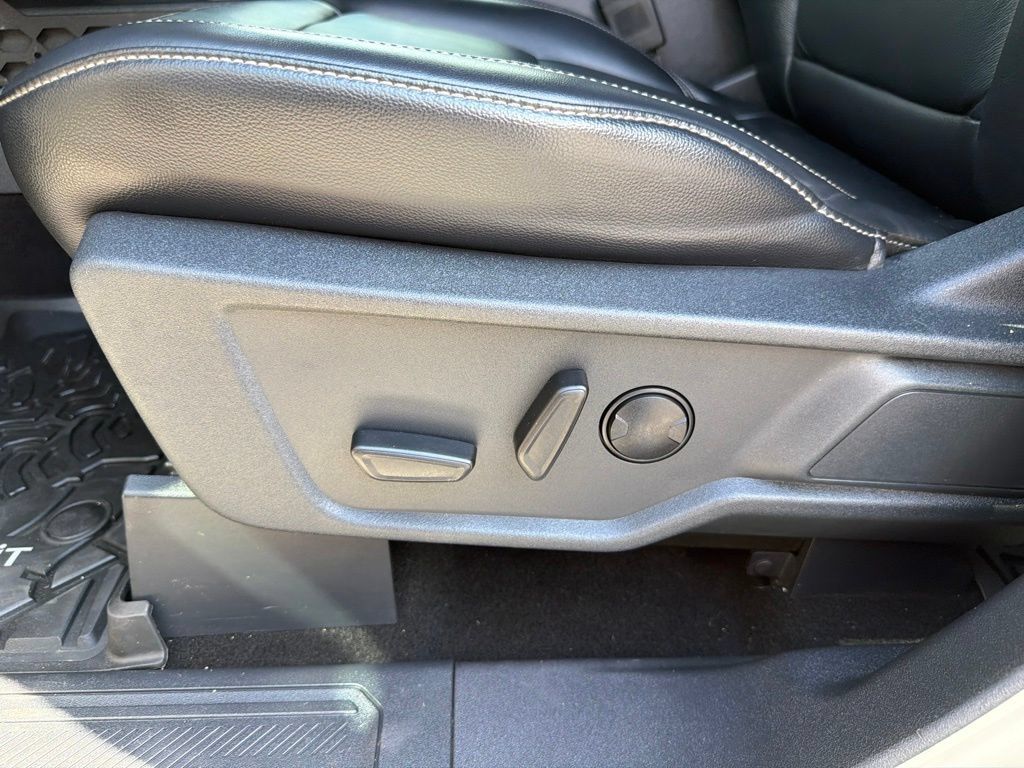 Used 2025 Ford Bronco Outer Banks AWD/4WD image 18