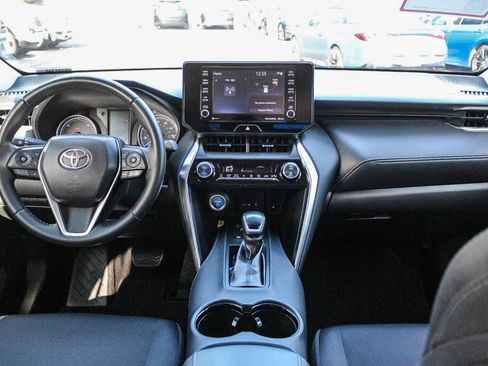 Certified 2021 Toyota Venza LE image 2