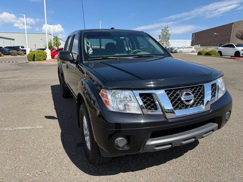 Used 2018 Nissan Frontier SV AWD/4WD image 3