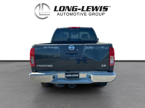 Used 2010 Nissan Frontier SE w/ SE Value Truck Pkg image 5