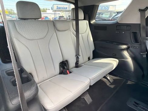 Used 2022 Hyundai Palisade SEL w/ 8P Bench Seat Package FWD image 15