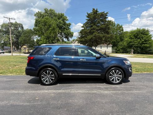 Used 2017 Ford Explorer Platinum AWD/4WD image 6