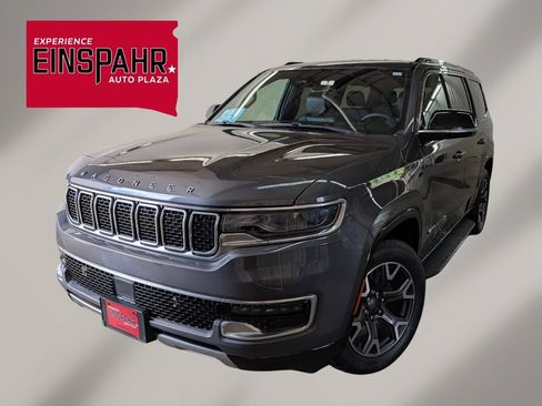 Used 2023 Jeep Wagoneer Series III w/ Preferred Equipment Group AWD/4WD image 1