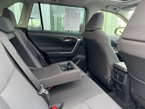 Certified 2019 Toyota RAV4 XLE image 32