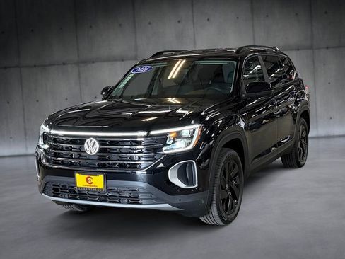 New 2026 Volkswagen Atlas SE FWD image 1