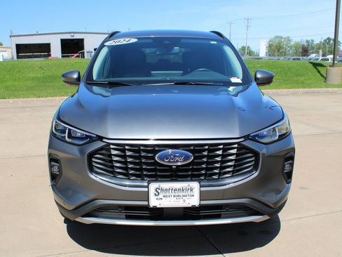 Used 2024 Ford Escape Platinum AWD/4WD image 2