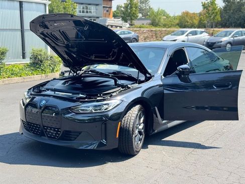 Used 2023 BMW i4 eDrive35 RWD image 17