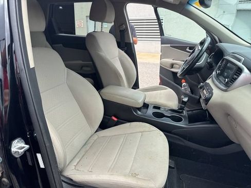 Used 2020 Kia Sorento S FWD image 13