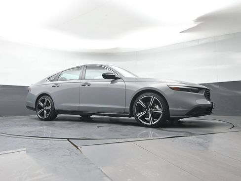 Used 2023 Honda Accord Sport image 32