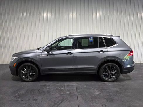 Used 2024 Volkswagen Tiguan SE AWD/4WD image 4