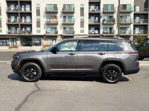 Used 2024 Jeep Grand Cherokee L Laredo AWD/4WD image 4