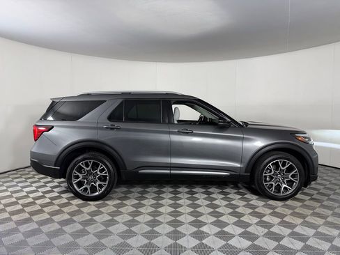 Used 2025 Ford Explorer Platinum w/ Ultimate Package image 5