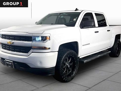Used 2018 Chevrolet Silverado 1500 Custom w/ Custom Value Package RWD image 1