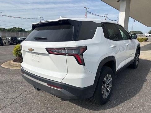 Used 2026 Chevrolet Equinox LT FWD image 4