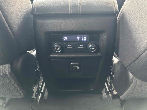 Used 2020 Chevrolet Traverse LS FWD image 50