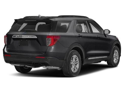 Certified 2024 Ford Explorer XLT w/ Class IV Trailer Tow Package image 2