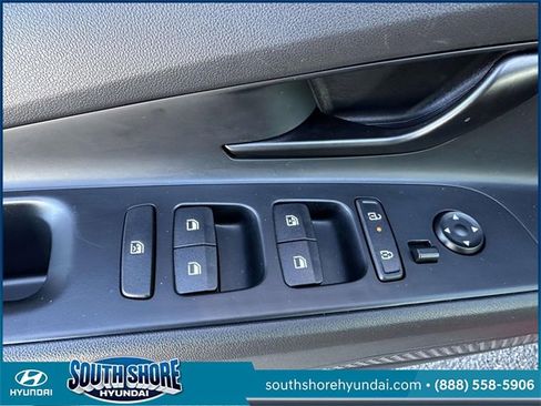 Certified 2025 Hyundai Elantra Sport w/ Cargo Package image 18