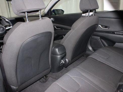Used 2025 Hyundai Elantra SE FWD image 20