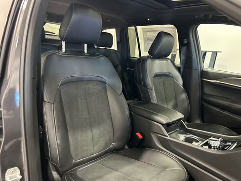 New 2026 Jeep Grand Cherokee Altitude image 36