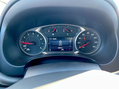 Used 2024 GMC Terrain SLE w/ Driver Convenience Package image 11