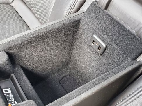 Used 2019 Cadillac XT5 Luxury w/ LPO, Black Ice Package image 33