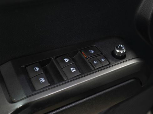 Used 2018 Toyota Tacoma TRD Off-Road AWD/4WD image 22