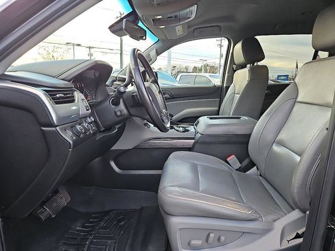 Used 2018 Chevrolet Tahoe LT w/ LT Signature Package image 9