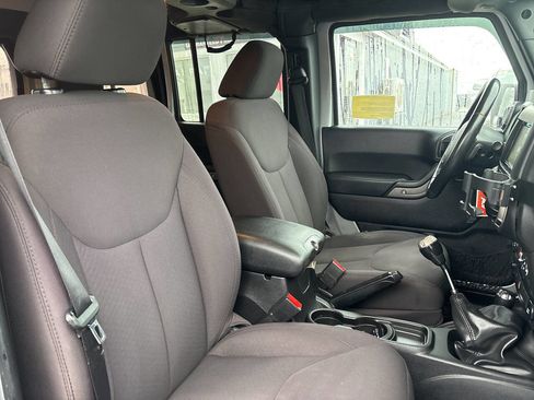 Used 2015 Jeep Wrangler Unlimited Sport w/ Quick Order Package 23S image 28