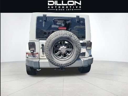 Used 2017 Jeep Wrangler Unlimited Sahara w/ Trailer Tow Group AWD/4WD image 3