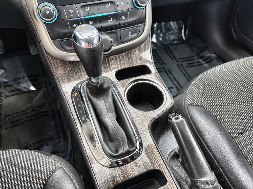 Used 2015 Chevrolet Malibu LT w/ Power Convenience Package FWD image 19