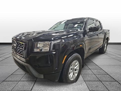 Used 2024 Nissan Frontier SV image 1