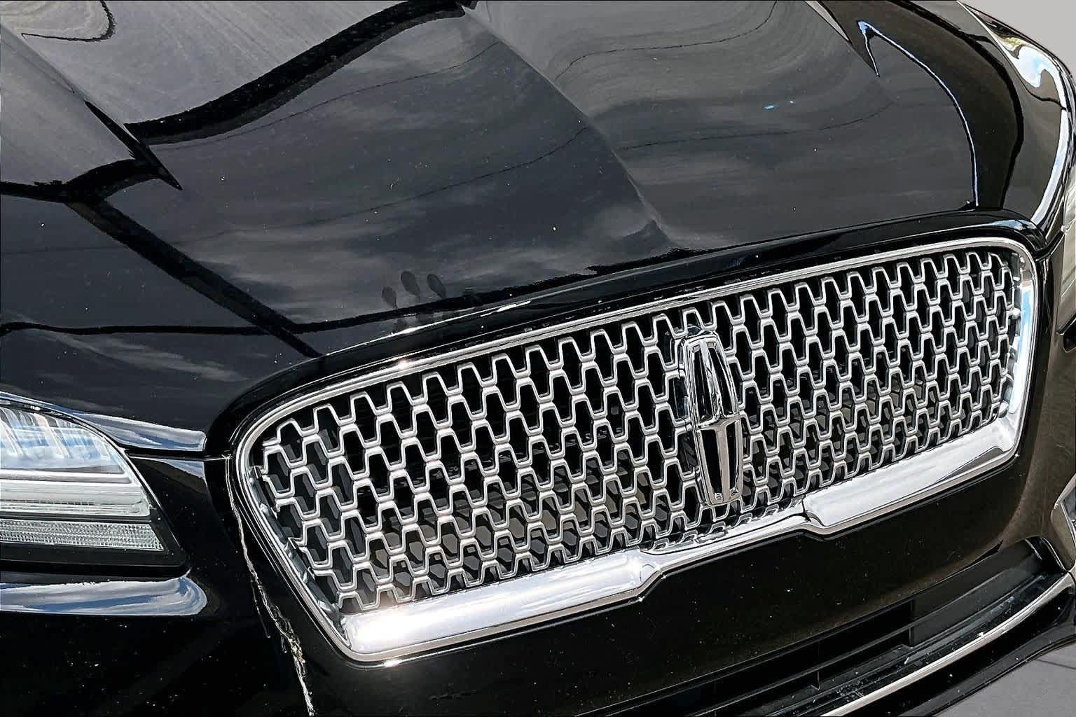 Used 2017 Lincoln MKZ Reserve FWD image 30