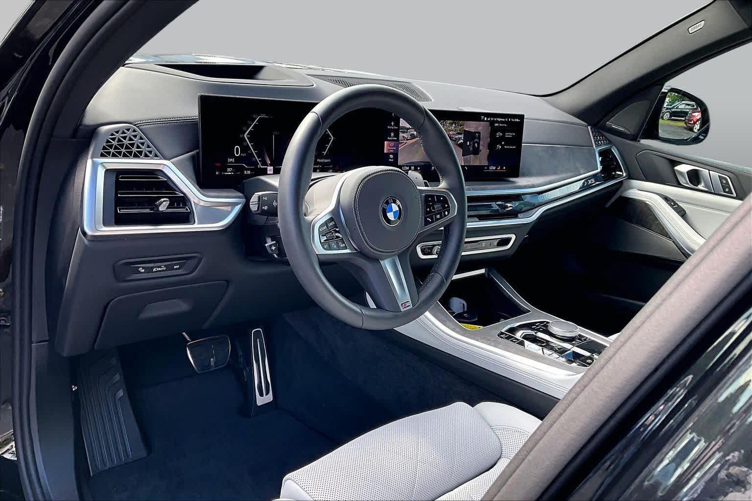 Used 2026 BMW X5 sDrive40i w/ M Sport Package RWD image 18