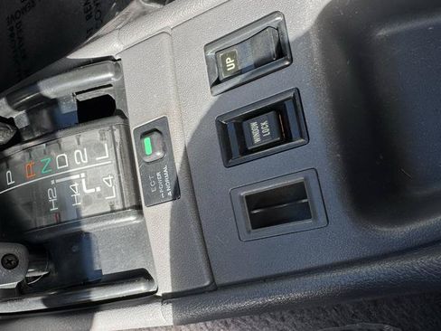 Used 1990 Toyota 4Runner SR5 AWD/4WD image 18