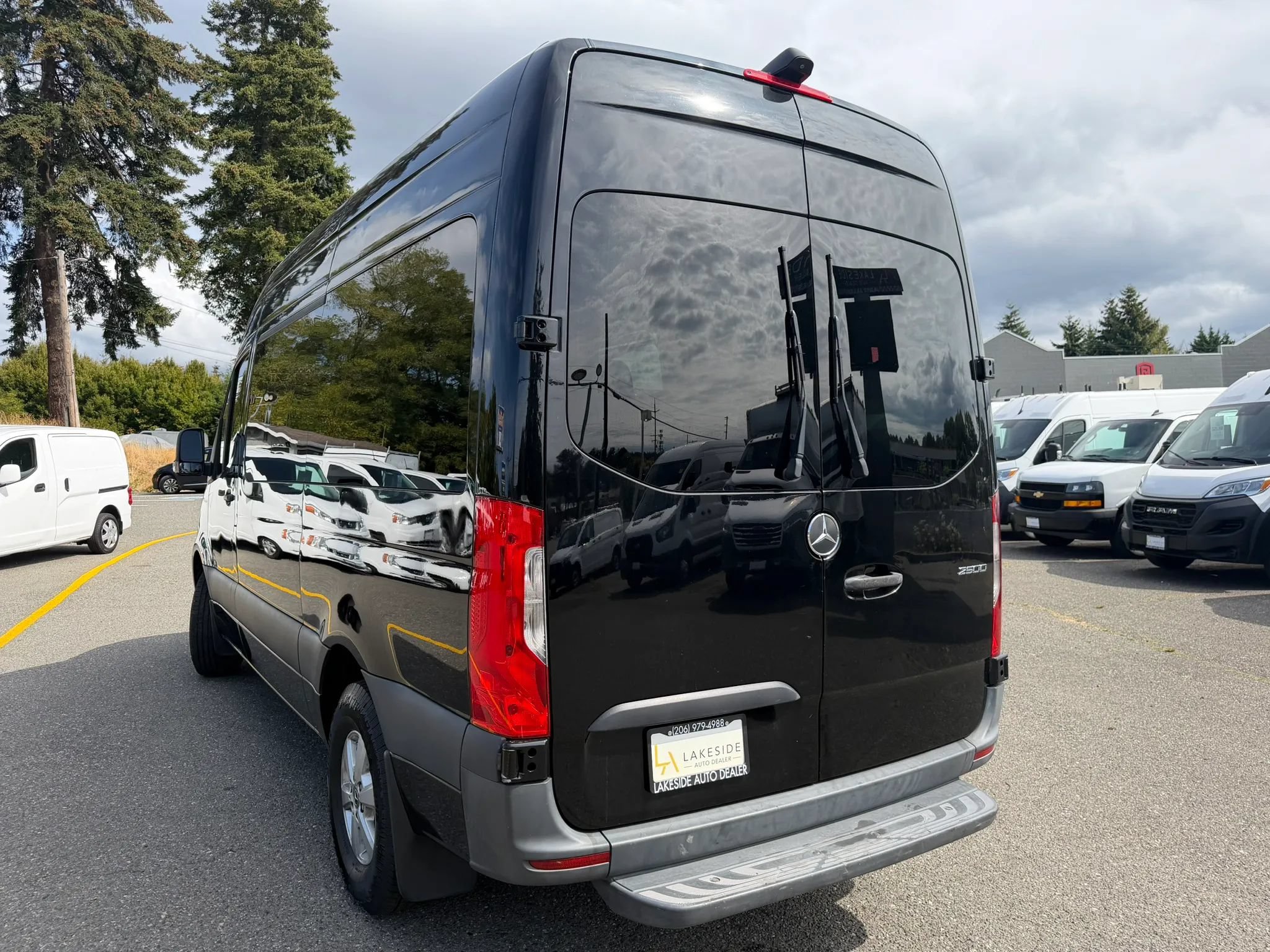 Used 2019 Mercedes-Benz Sprinter 2500 w/ Premium Package image 8