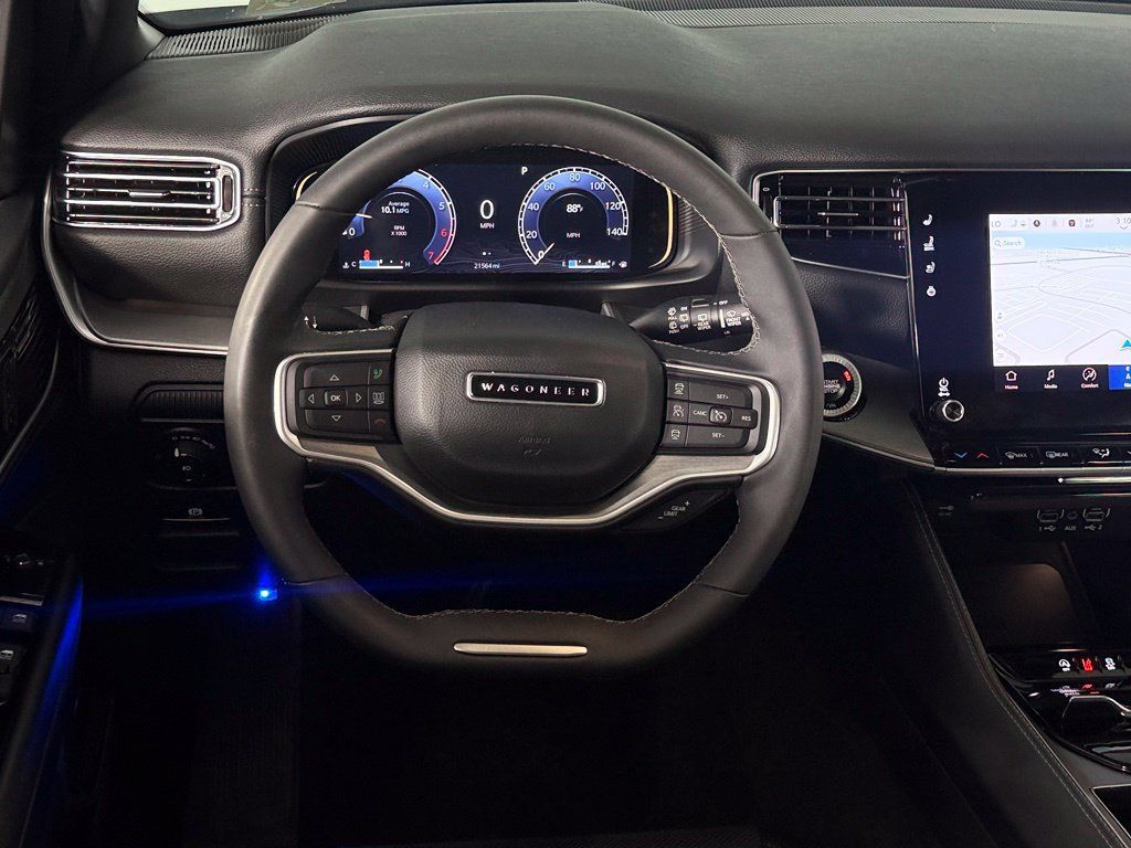 Used 2025 Jeep Wagoneer 4WD image 13