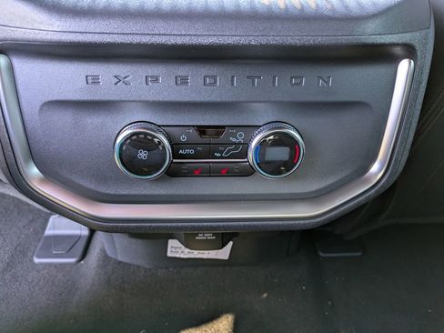 New 2025 Ford Expedition Platinum w/ Stealth Performance Package image 18