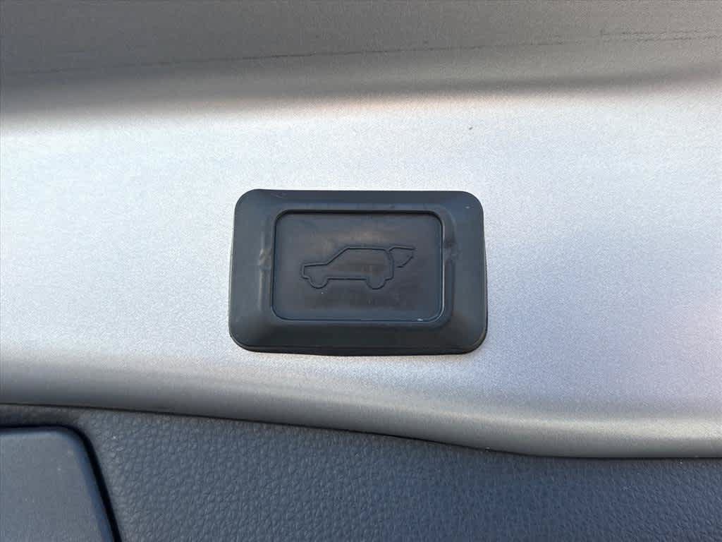Used 2019 Toyota RAV4 Limited AWD/4WD image 30