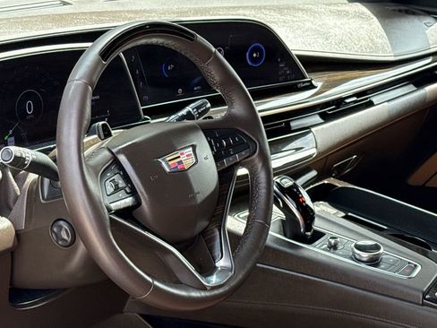 Used 2023 Cadillac Escalade Premium Luxury w/ Performance Package image 20