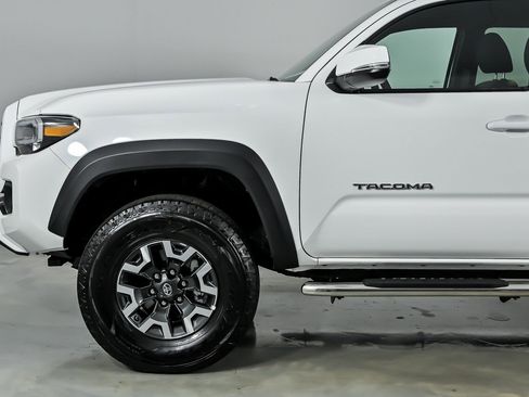 Used 2021 Toyota Tacoma TRD Off-Road AWD/4WD image 7