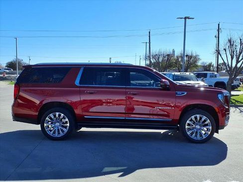 Used 2024 GMC Yukon XL Denali w/ Denali Reserve Package image 2